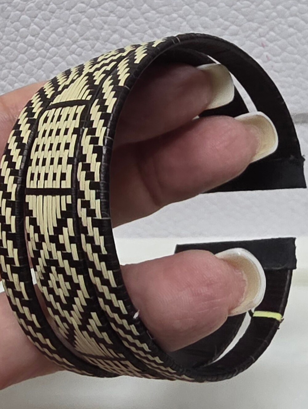 Handwoven Caña flecha cuff bracelet, - Picture 3 of 7